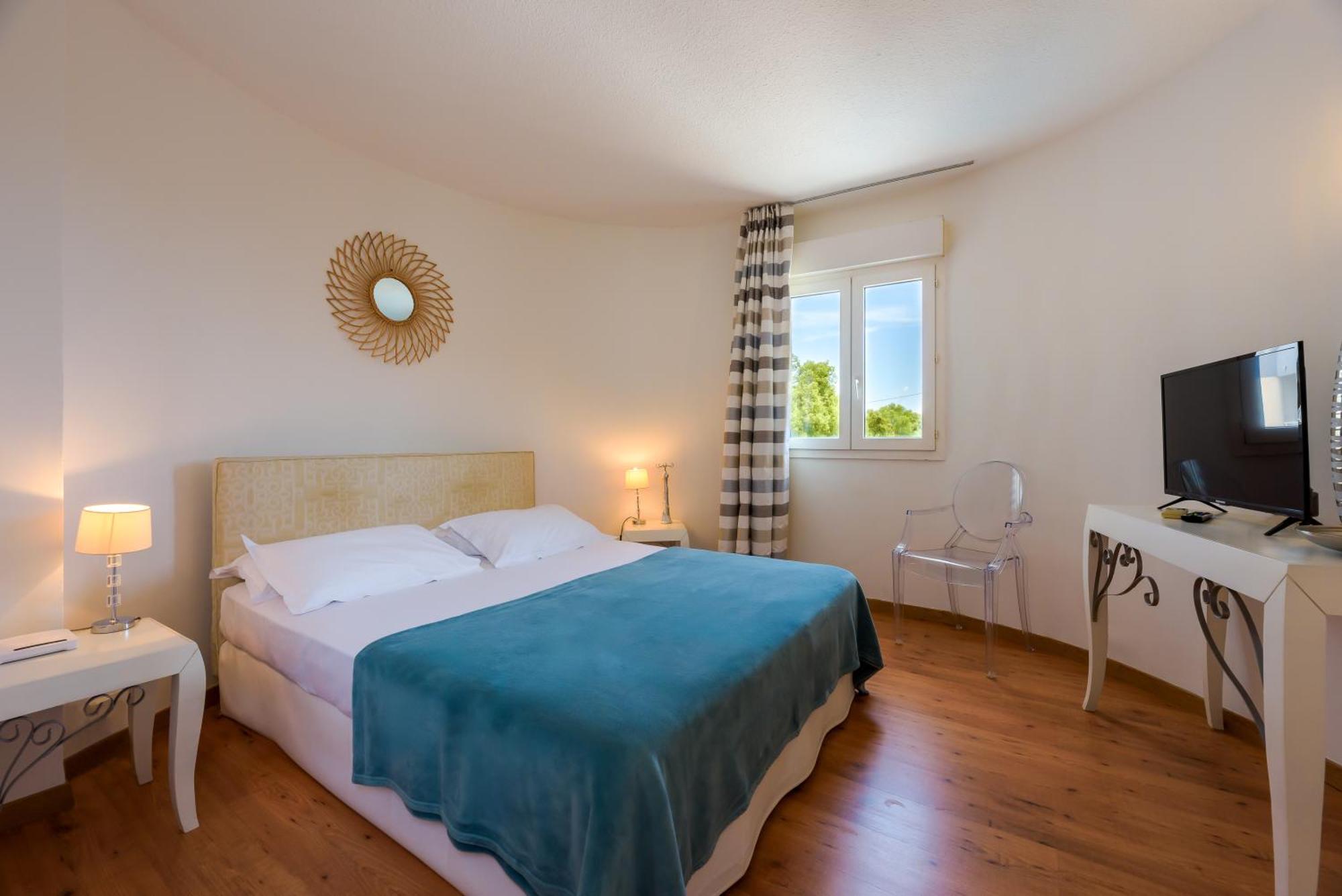 Hotel Le Tilbury Porto-Vecchio  Exterior foto